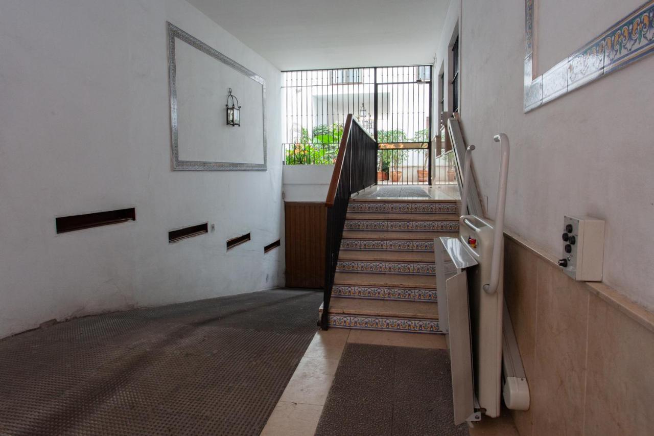 Pikis Apartment Center 1 Севиля Екстериор снимка