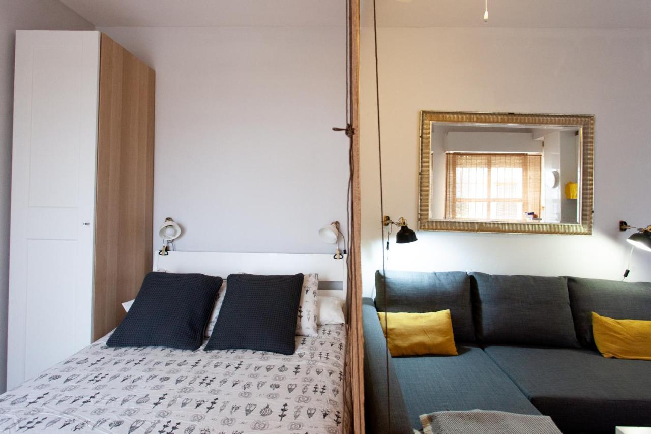 Pikis Apartment Center 1 Севиля Екстериор снимка
