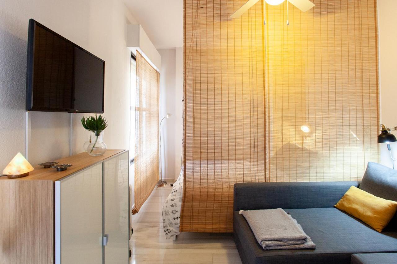 Pikis Apartment Center 1 Севиля Екстериор снимка
